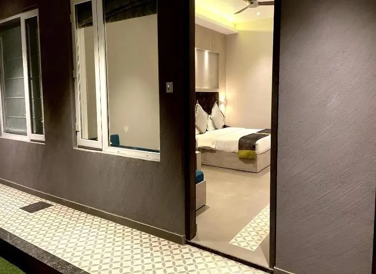 اتاق استاندارد با چشم‌انداز باغ, Kingston Resort