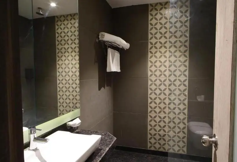 اتاق استاندارد با چشم‌انداز باغ, Kingston Resort