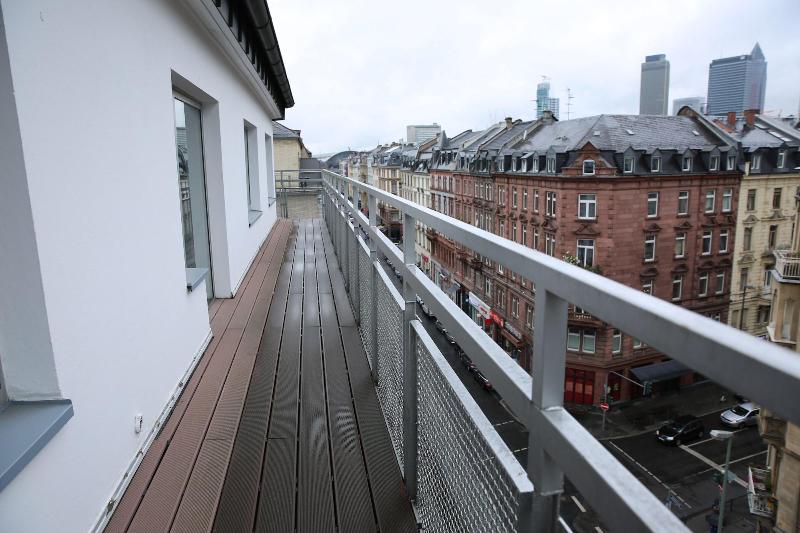 غرفة قياسية فردية, Grand Corner