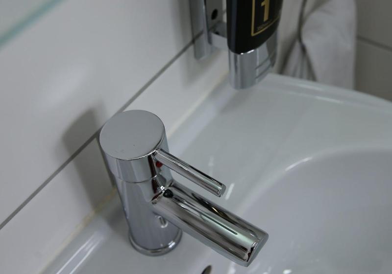 غرفة قياسية فردية, Grand Corner