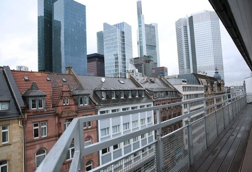 غرفة قياسية فردية, Grand Corner