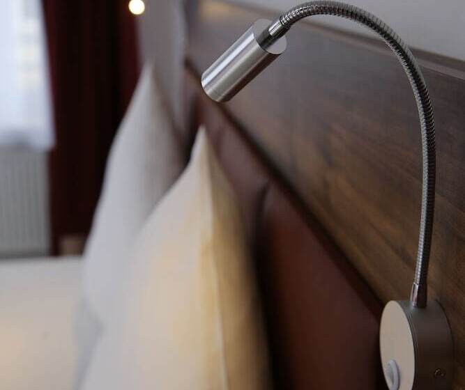 غرفة قياسية, Grand Corner