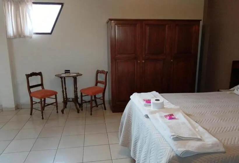 سوییت لوکس, Hospedaje Ajayu Sucre