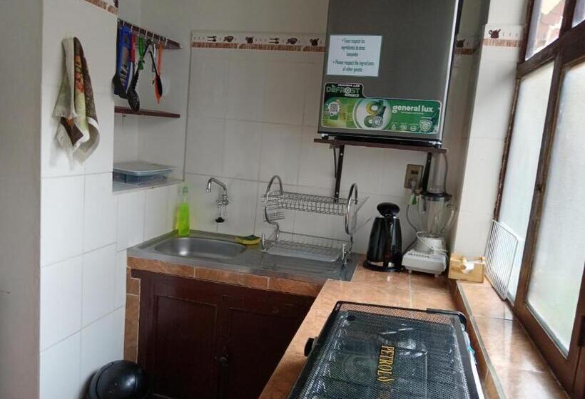 سوییت اجرایی, Hospedaje Ajayu Sucre