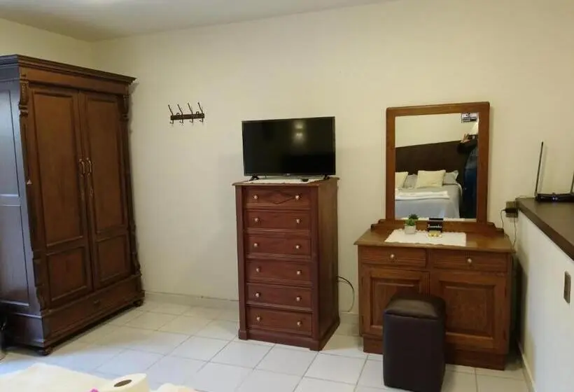 سوییت اجرایی, Hospedaje Ajayu Sucre