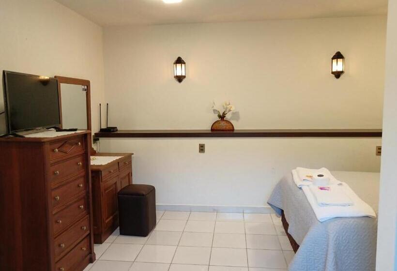 سوییت اجرایی, Hospedaje Ajayu Sucre