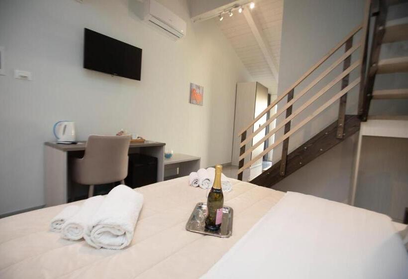 Четырехместный Номер Стандарт, La Perla Amantea