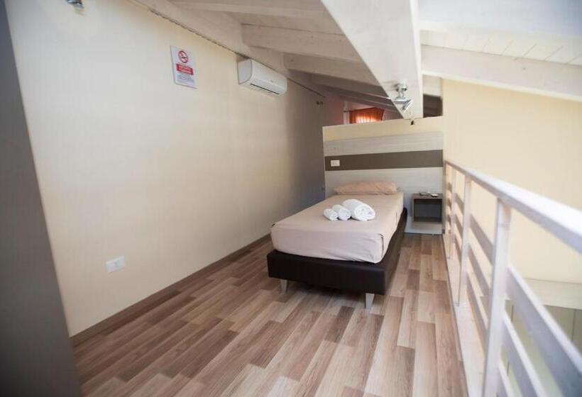 Четырехместный Номер Стандарт, La Perla Amantea