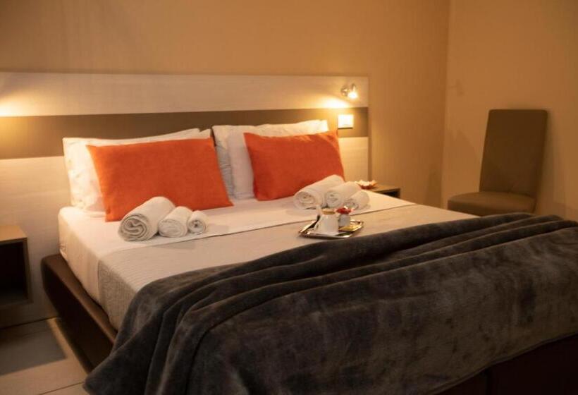 Четырехместный Номер Стандарт, La Perla Amantea