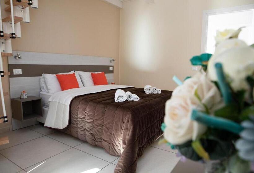 Номер Стандарт Трехместный, La Perla Amantea