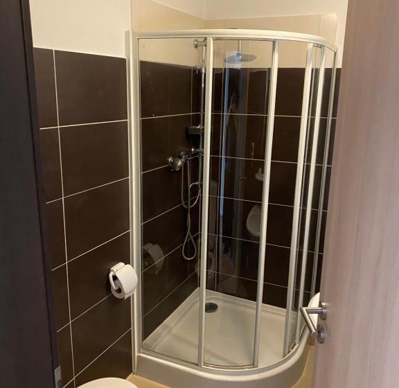 スタンダードルーム, Pension Michelangelo