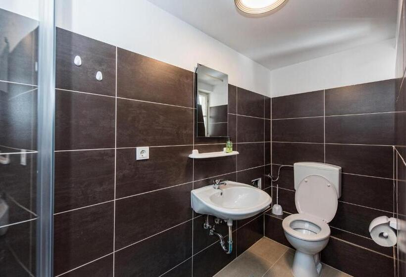 スタンダードルーム, Pension Michelangelo