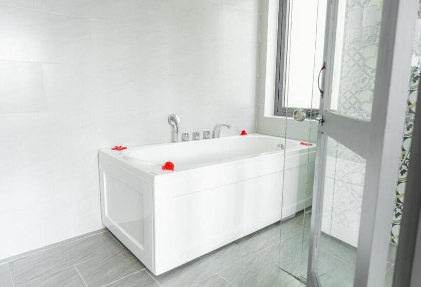 اتاق لوکس با تخت بزرگ, Sweet Lavender Hotel & Spa