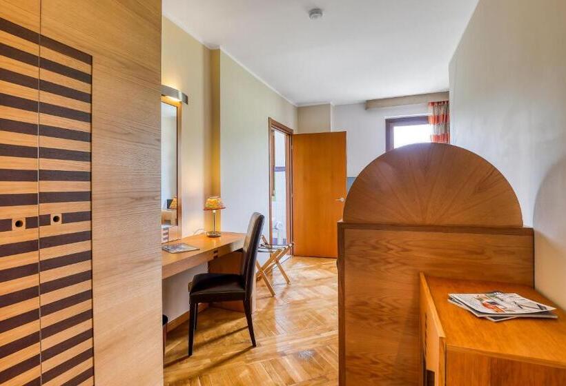 Chambre Standard Individuelle, Penthouse