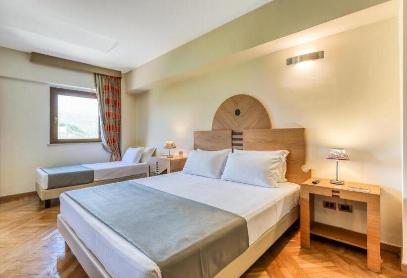 Chambre Triple Supérieure, Penthouse