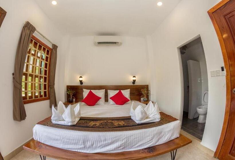 Номер Deluxe с Балконом, Poolside Villa