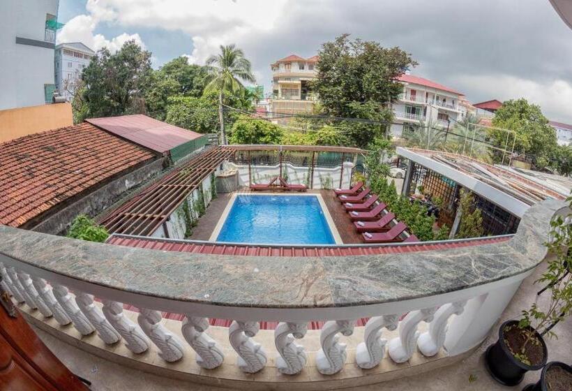 חדר דלוקס עם מרפסת, Poolside Villa