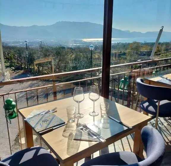 デラックスジュニアスイート, Vesuvio Inn Bed & Wine Experience