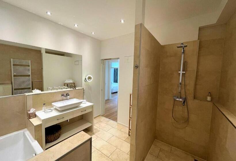 آپارتمان لوکس 1 خوابه, Deluxe Apartments Christina 120 M² Im Design Hotel Vosteen
