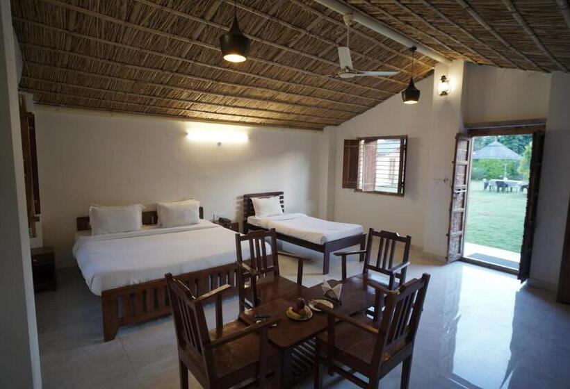 小室, Amar Bagh Resort
