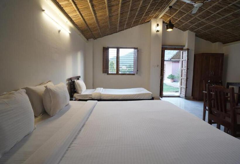 小室, Amar Bagh Resort