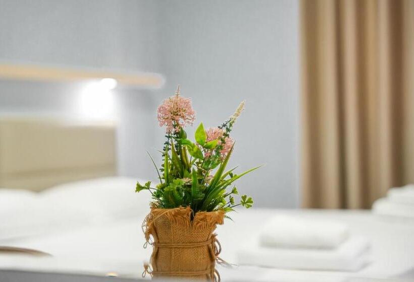 חדר סטנדרט עם מרפסת, Andi