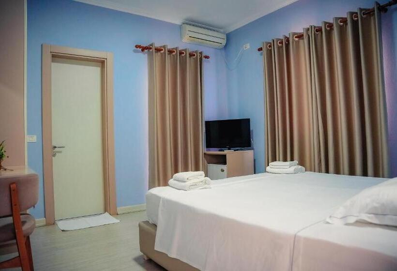 חדר סטנדרט עם מרפסת, Andi