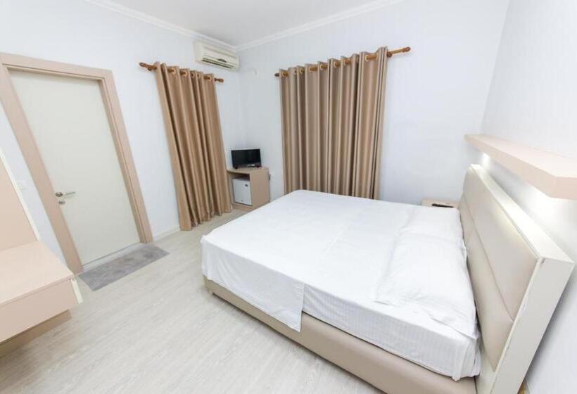 חדר סטנדרט עם מרפסת, Andi