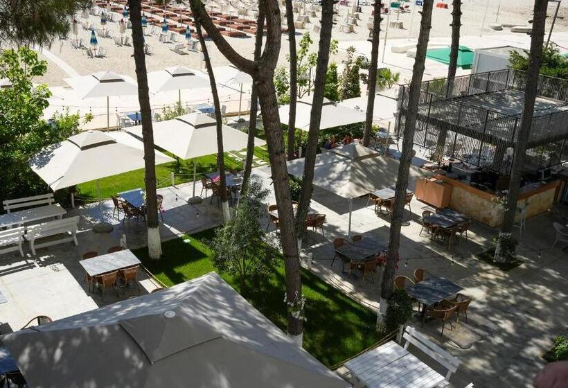 Triple Room Sea View, Andi