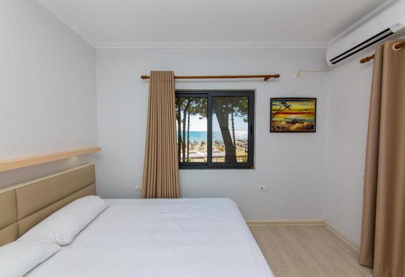 Triple Room Sea View, Andi