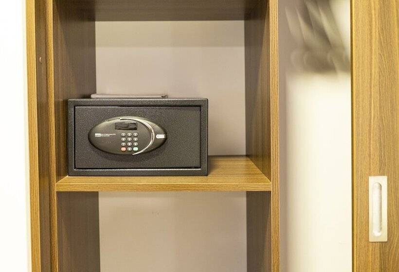 스탠다드 트리플 룸, Britania Crystal Collection