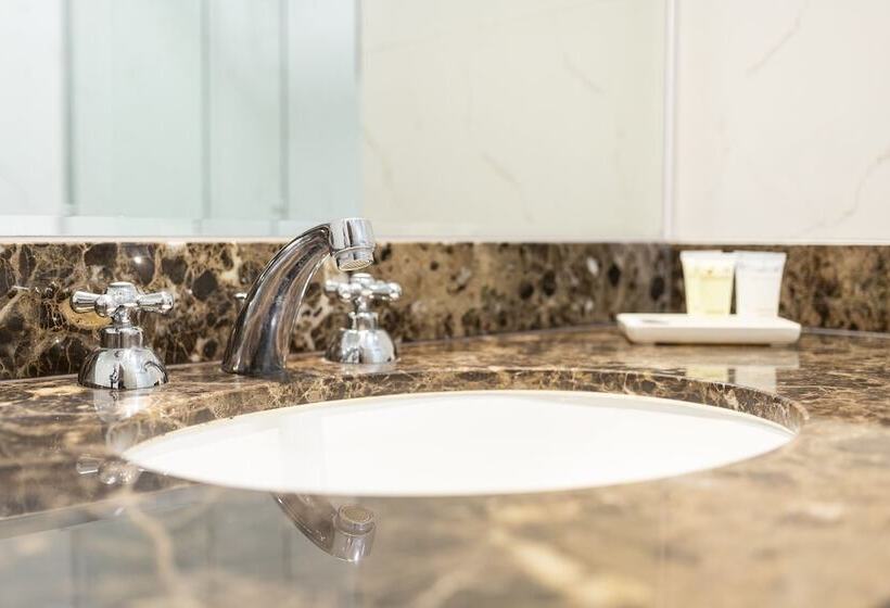 스위트, Britania Crystal Collection