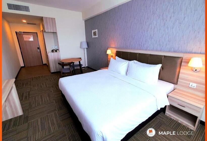 Executive Kolmen Hengen Huone, Maple Lodge