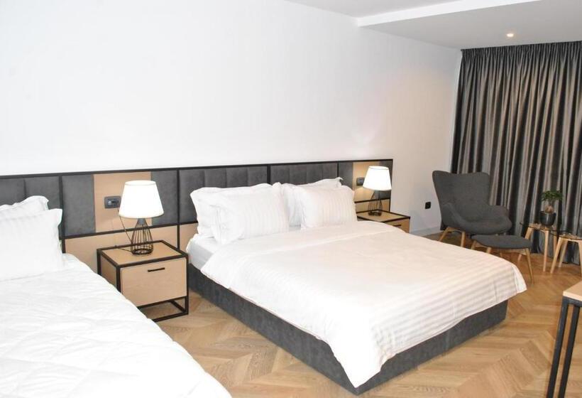 豪华三人间, Prime