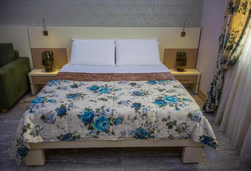 חדר דלוקס לשלושה, Vila Koral