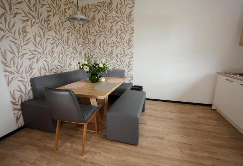 Апартаменты 1 Спальня с Балконом, Laudach Inn