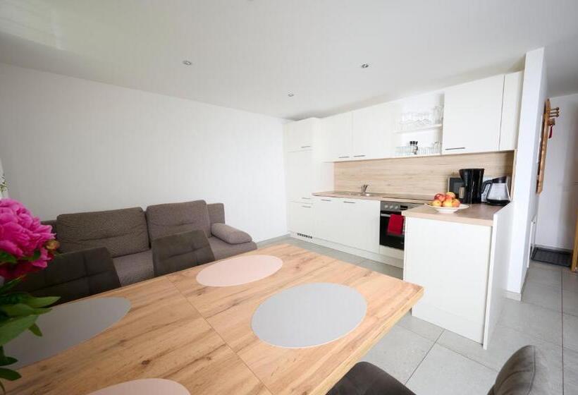 Апартаменты 1 Спальня Нижний Этаж, Laudach Inn