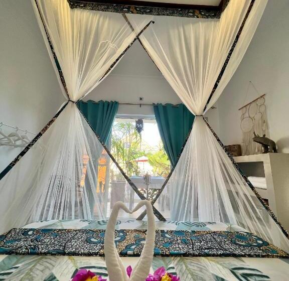 إستديو قياسى مطل على حمام السباحة, Gadea Boutique Hotel& Gadea Garden Italian Restaurant