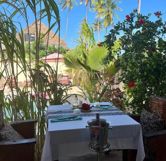 إستديو قياسى مطل على حمام السباحة, Gadea Boutique Hotel& Gadea Garden Italian Restaurant