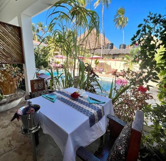 إستديو قياسى مطل على حمام السباحة, Gadea Boutique Hotel& Gadea Garden Italian Restaurant