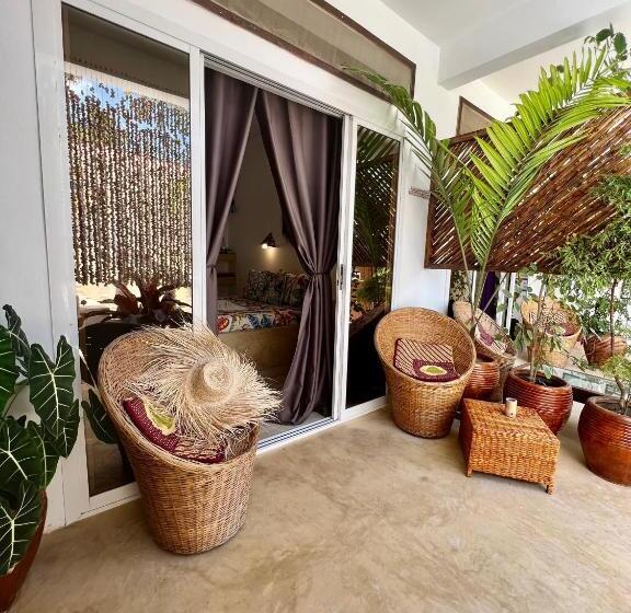 اتاق استاندارد, Gadea Boutique Hotel& Gadea Garden Italian Restaurant
