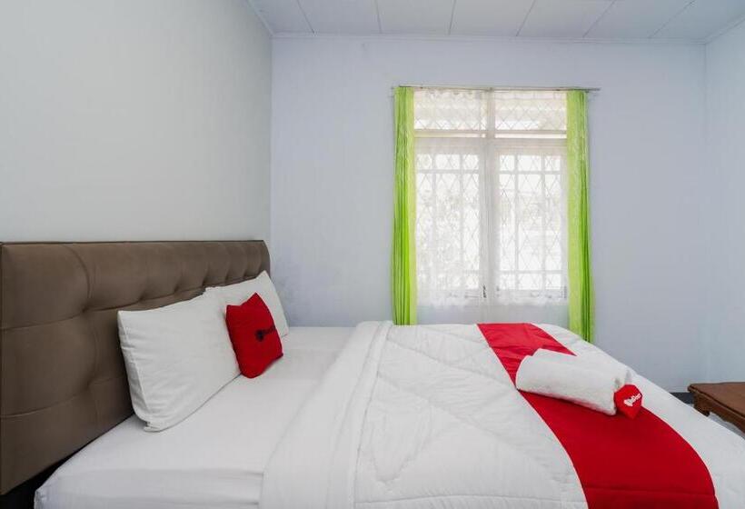 Номер Economy, Reddoorz Syariah Near Rsud Cimacan