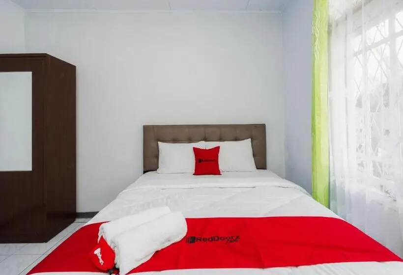 エコノミールーム, Reddoorz Syariah Near Rsud Cimacan