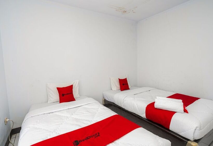 Номер Стандарт, Reddoorz Syariah Near Rsud Cimacan