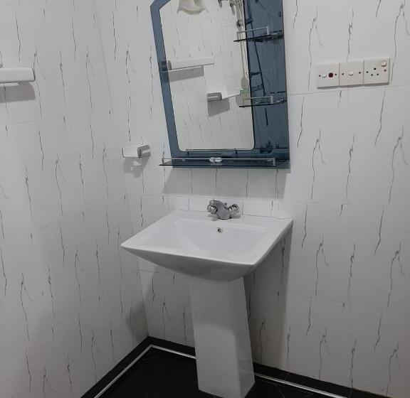 Семейный Номер, The Golden Residence