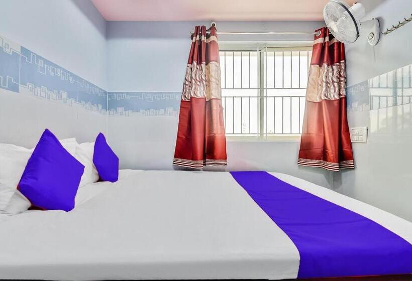 חדר סטנדרט, Spot On Gayatri Comforts