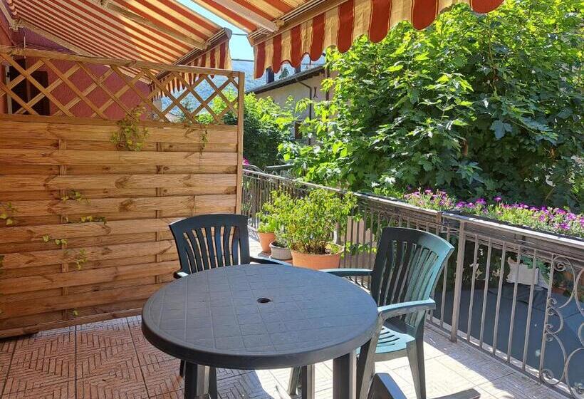 ‫غرفة فردية مزودة بتراس, Bologna