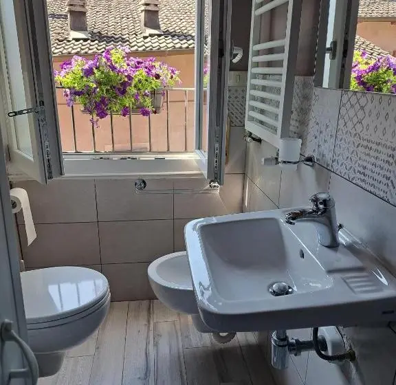 ベーシックルーム, Bologna