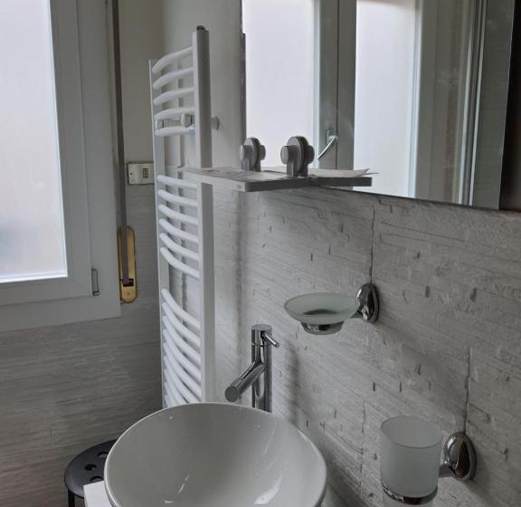 غرفة قياسية مزوَّدة بتراس, Bologna