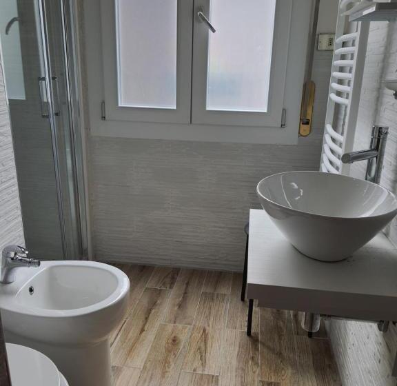 غرفة قياسية مزوَّدة بتراس, Bologna